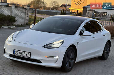 Седан Tesla Model 3 2019 в 