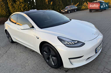 Седан Tesla Model 3 2019 в 