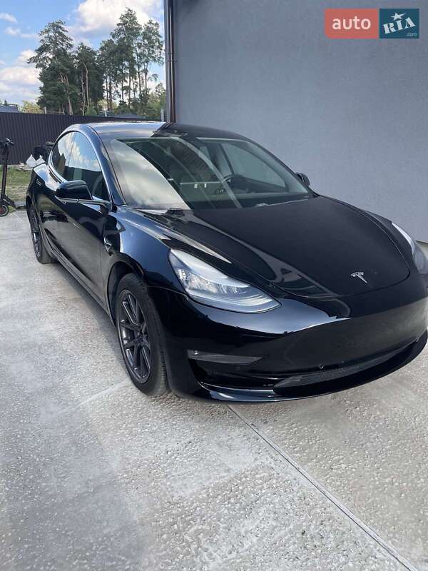 Седан Tesla Model 3 2019 в Києві