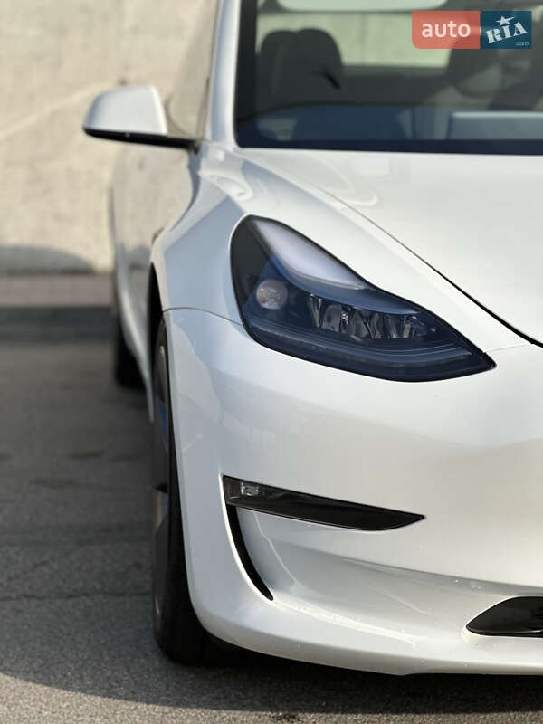 Седан Tesla Model 3 2023 в Киеве