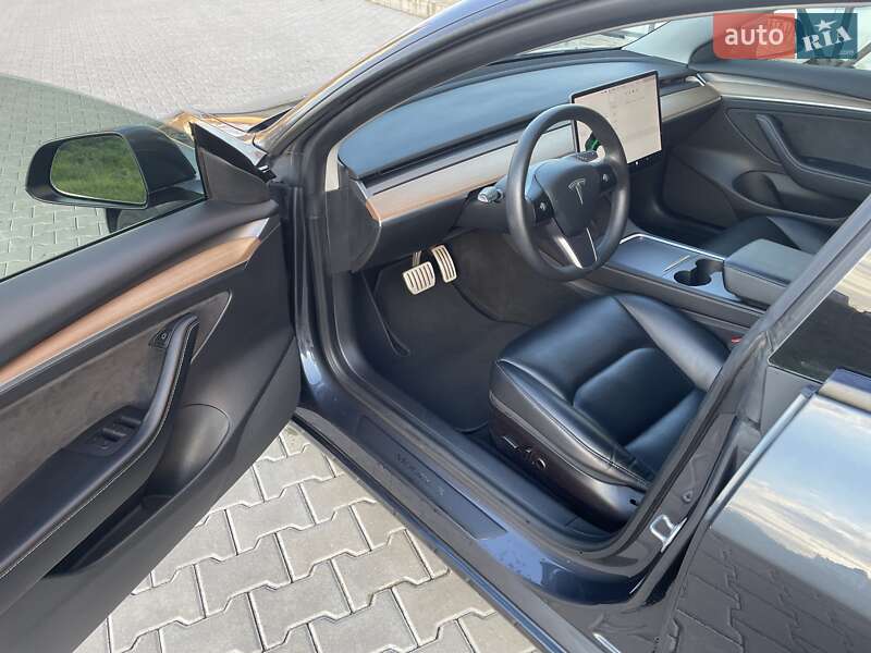 Седан Tesla Model 3 2021 в Одессе