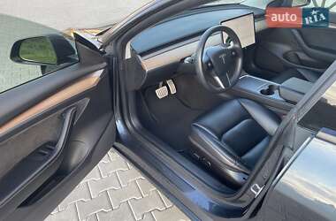 Седан Tesla Model 3 2021 в 