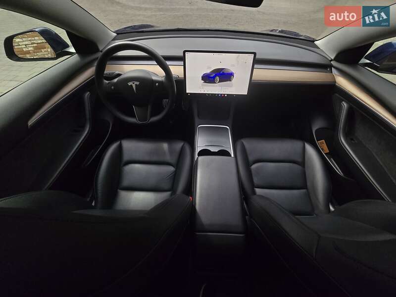 Седан Tesla Model 3 2022 в Днепре