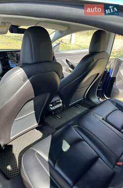 Седан Tesla Model 3 2019 в 