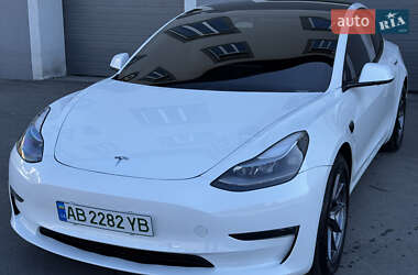 Седан Tesla Model 3 2022 в 