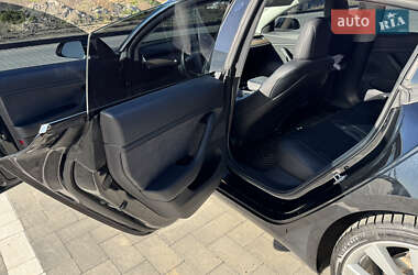 Седан Tesla Model 3 2019 в 