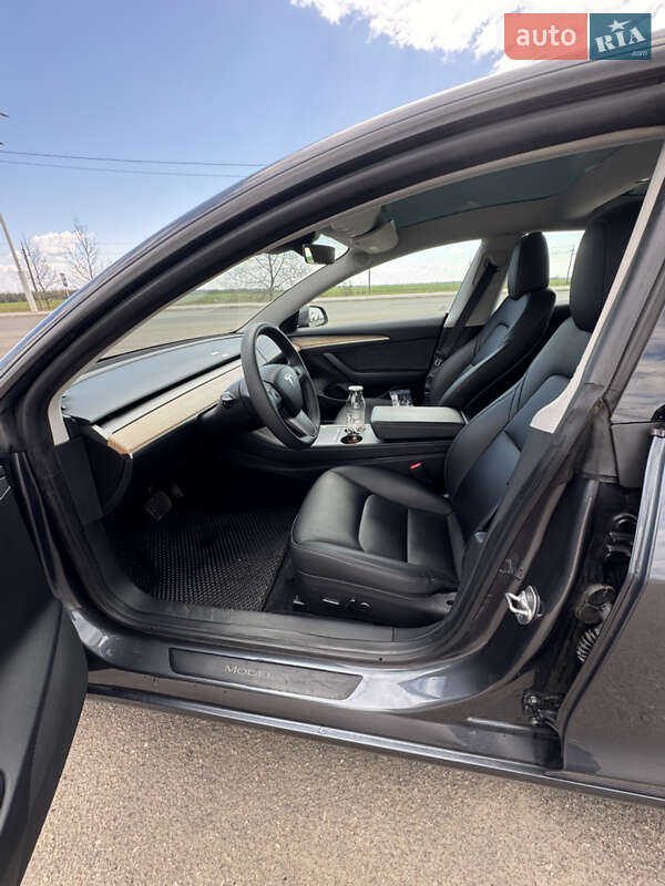 Седан Tesla Model 3 2023 в Одесі
