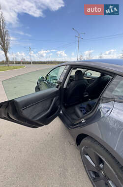 Седан Tesla Model 3 2023 в Одессе