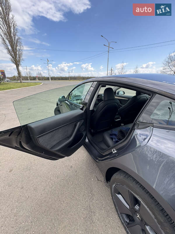 Седан Tesla Model 3 2023 в Одесі