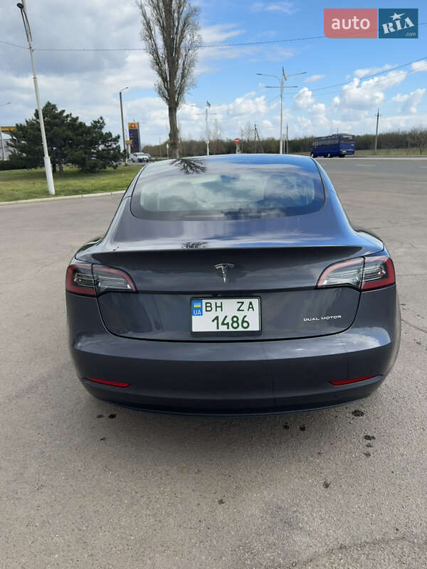 Седан Tesla Model 3 2023 в Одесі