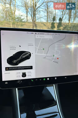 Седан Tesla Model 3 2019 в 