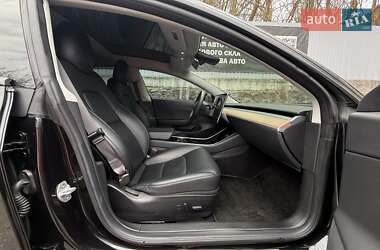 Седан Tesla Model 3 2018 в 