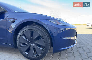 Седан Tesla Model 3 2024 в 