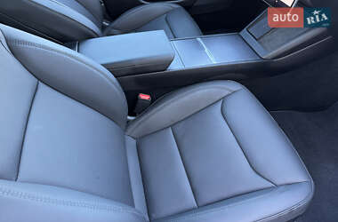 Седан Tesla Model 3 2024 в 