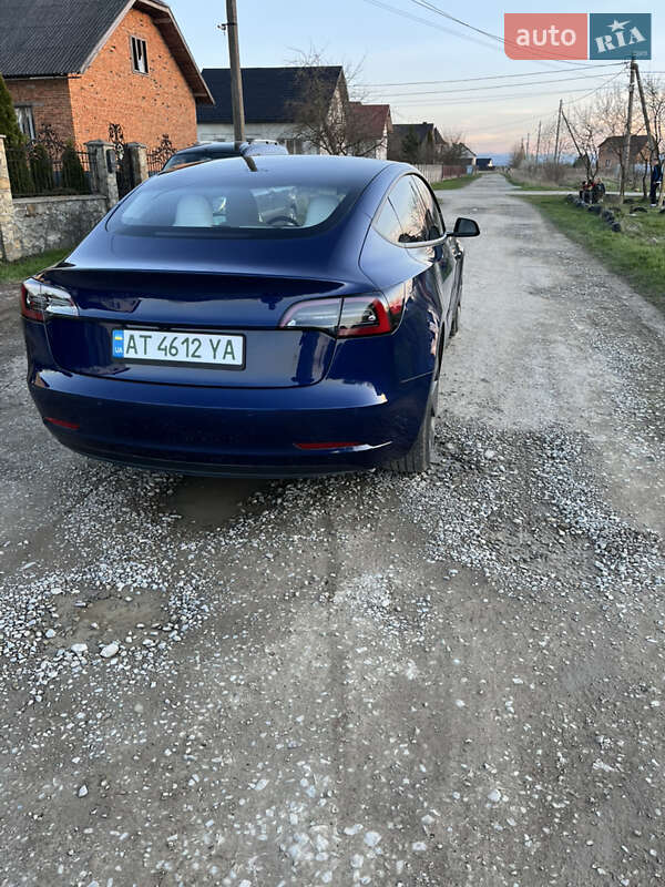 Седан Tesla Model 3 2021 в Івано-Франківську