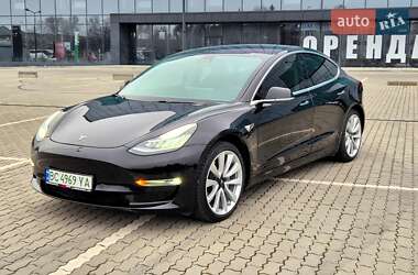 Седан Tesla Model 3 2018 в Львове