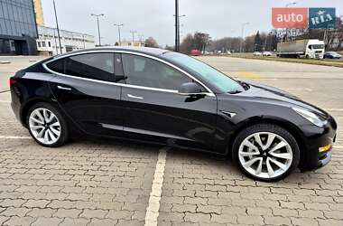 Седан Tesla Model 3 2018 в Львове