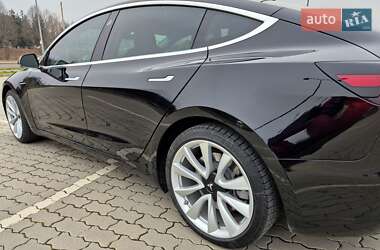 Седан Tesla Model 3 2018 в Львове
