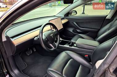 Седан Tesla Model 3 2018 в Львове