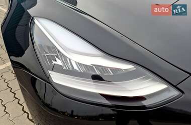 Седан Tesla Model 3 2018 в 