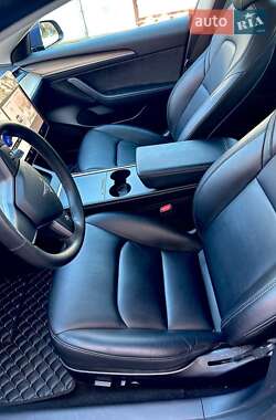 Седан Tesla Model 3 2022 в 