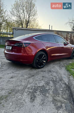 Седан Tesla Model 3 2020 в 
