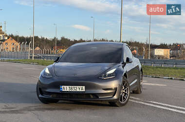 Седан Tesla Model 3 2021 в 