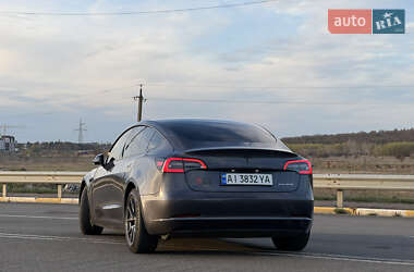 Седан Tesla Model 3 2021 в 