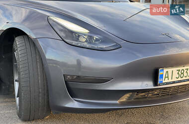 Седан Tesla Model 3 2021 в 