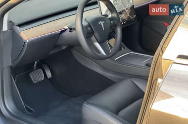 Седан Tesla Model 3 2021 в 