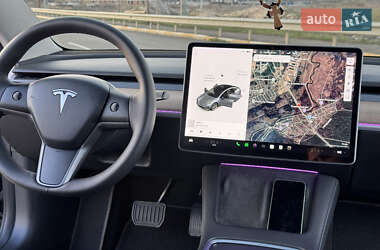 Седан Tesla Model 3 2021 в 