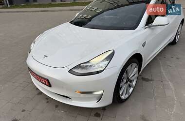 Седан Tesla Model 3 2019 в 