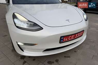 Седан Tesla Model 3 2019 в 