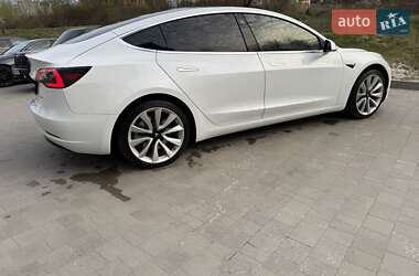 Седан Tesla Model 3 2019 в 