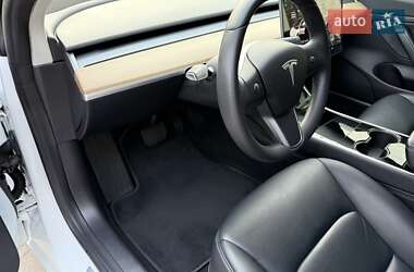 Седан Tesla Model 3 2019 в 