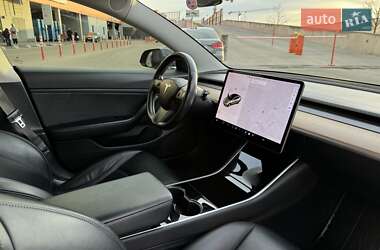 Седан Tesla Model 3 2018 в Киеве