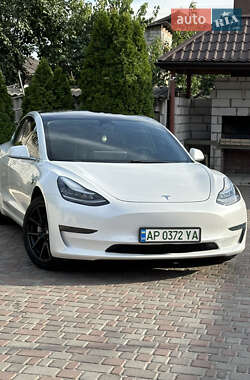 Седан Tesla Model 3 2020 в 