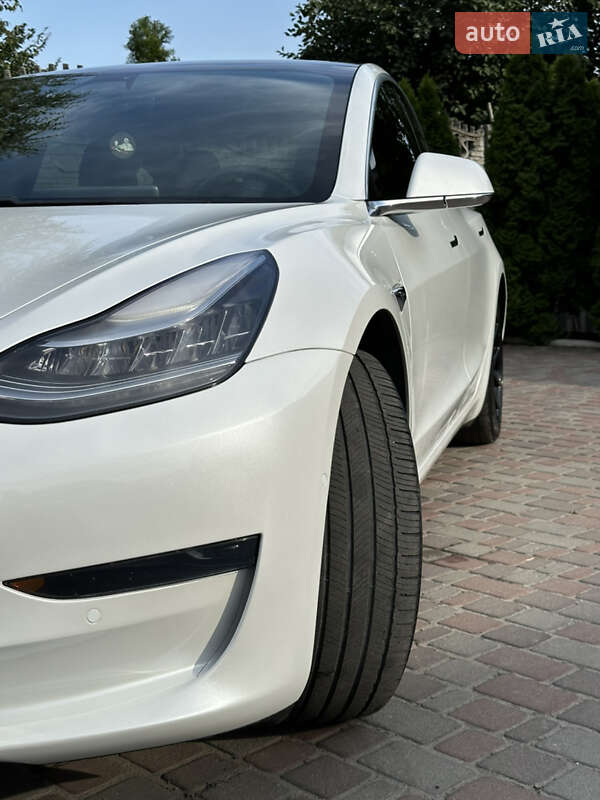 Седан Tesla Model 3 2020 в Запоріжжі