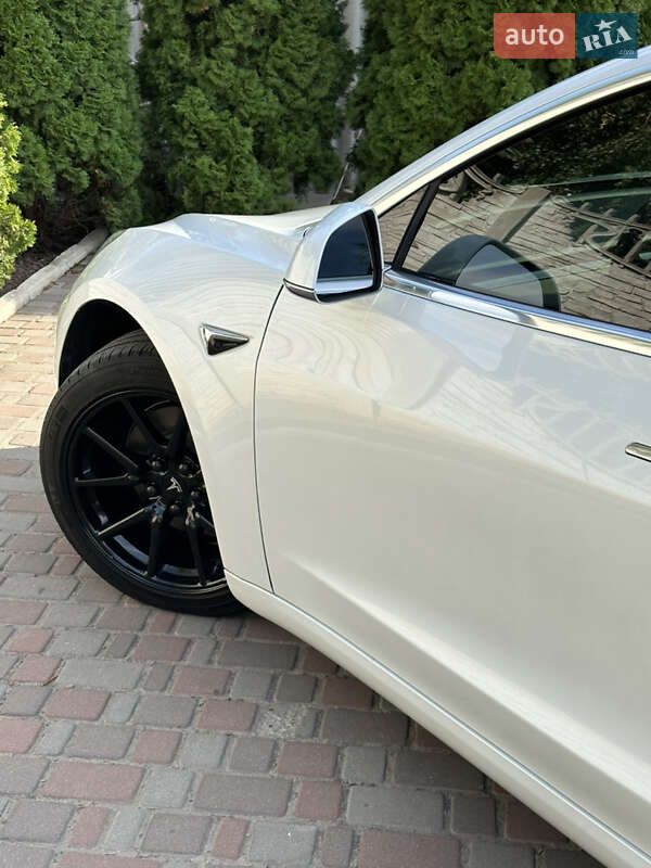 Седан Tesla Model 3 2020 в Запоріжжі