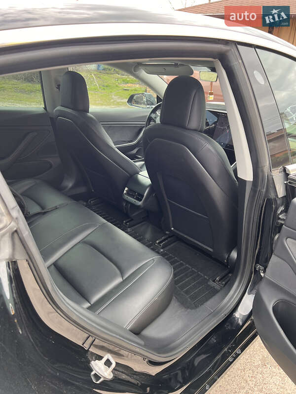 Седан Tesla Model 3 2019 в Сквирі