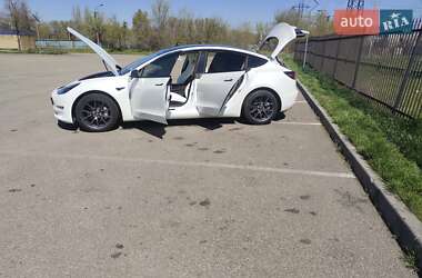 Седан Tesla Model 3 2021 в 