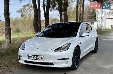 Седан Tesla Model 3 2020 в 
