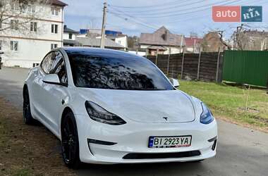 Седан Tesla Model 3 2020 в 