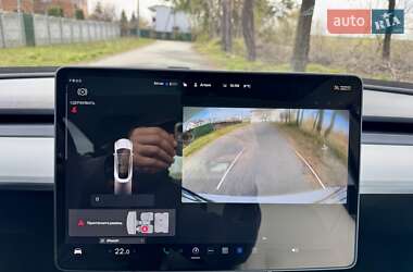 Седан Tesla Model 3 2020 в 