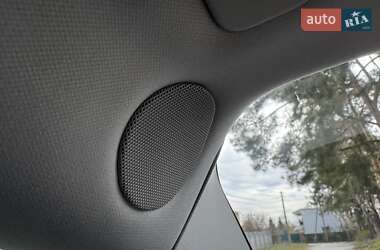 Седан Tesla Model 3 2020 в 