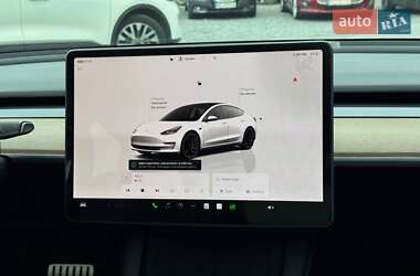 Седан Tesla Model 3 2023 в 