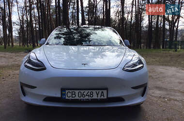 Седан Tesla Model 3 2020 в 
