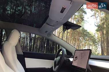 Седан Tesla Model 3 2020 в 