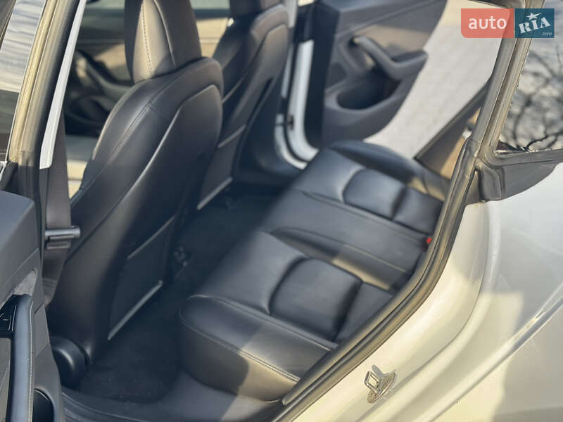 Седан Tesla Model 3 2018 в Одессе