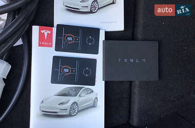 Седан Tesla Model 3 2020 в 
